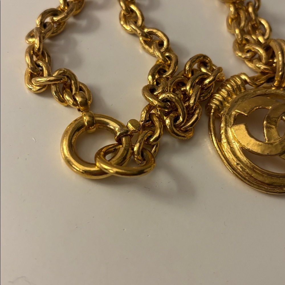 24K Gold plated CHANEL Pendant Necklace - Picture 7 of 9